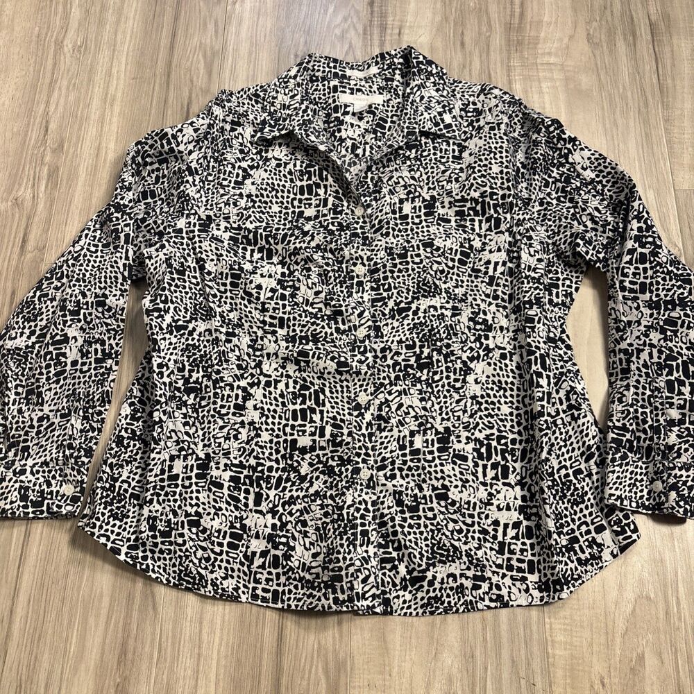 Chicos Women’s Button Down Black And White Non Iron Dress Shirt Size 3